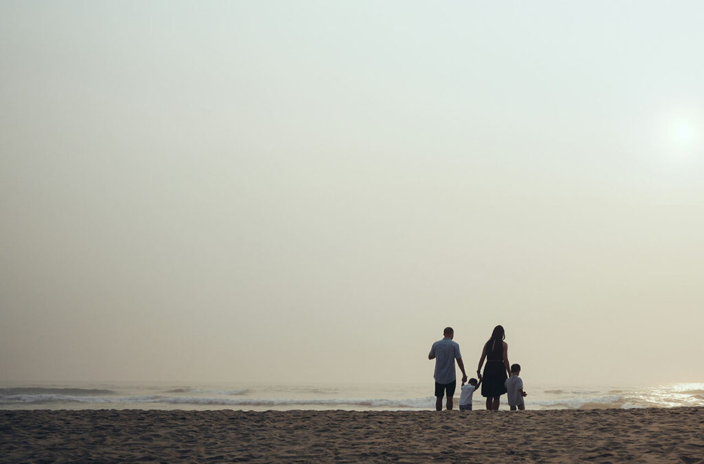 Bezpieczna więź jako fundament zdrowych relacji. Dostępność, reakcja i zaangażowanie w praktyce